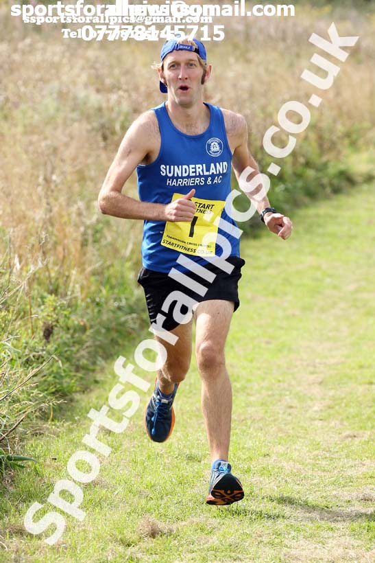 Senior mens relay 2019 Sunderland Harriers Open Cross Country. Photo:  David T. Hewitson/Sports for All Pics